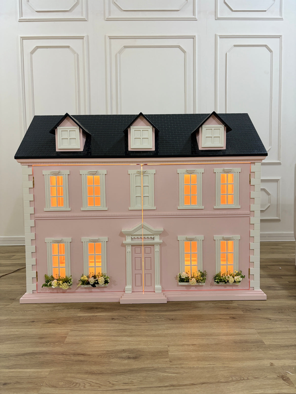 Heirloom Dolls House