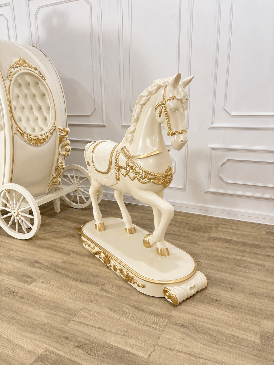 The Royal Carriage Crib And Horse