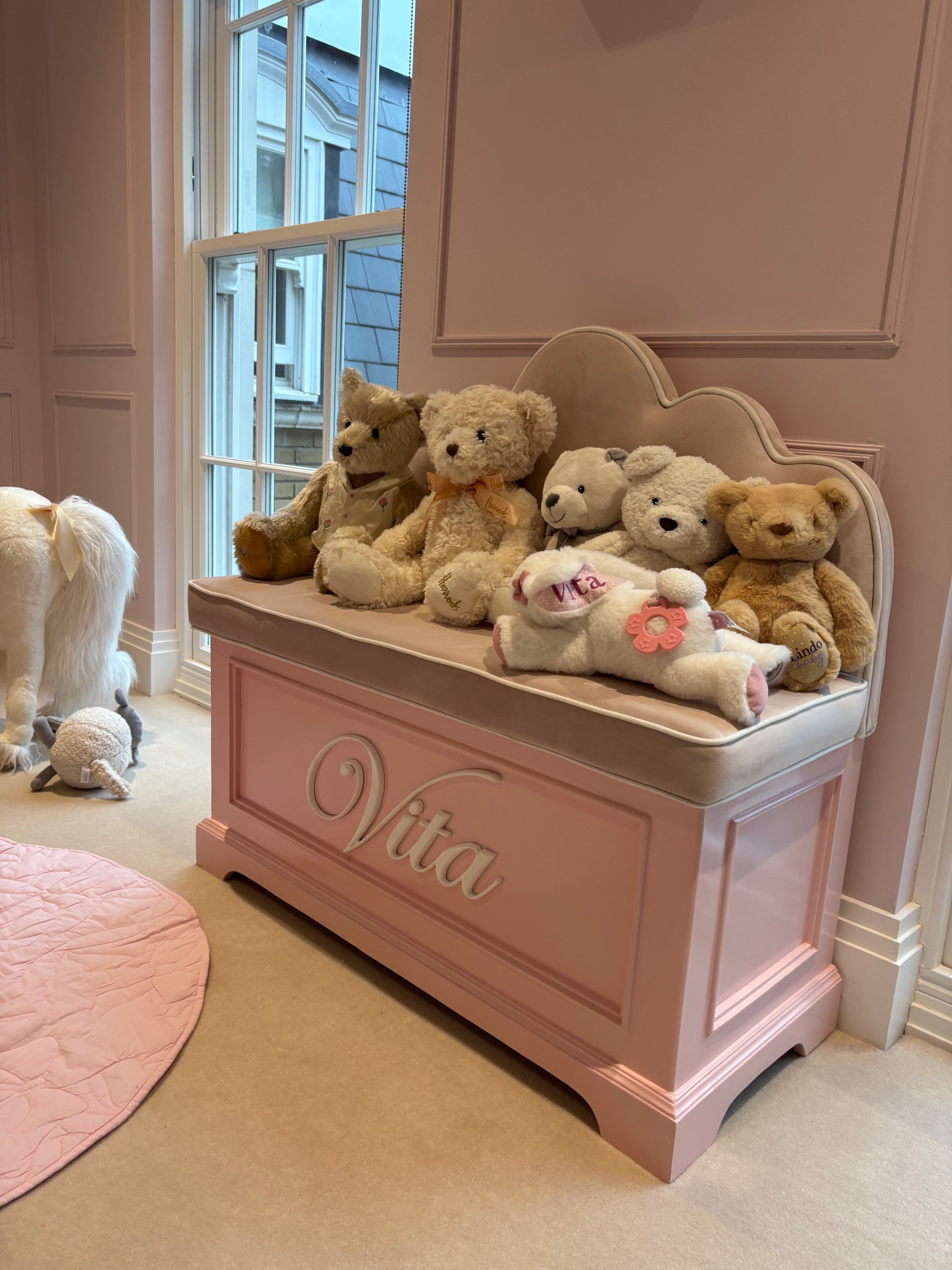 Scallop Luxury Mahogany Toy Box bench