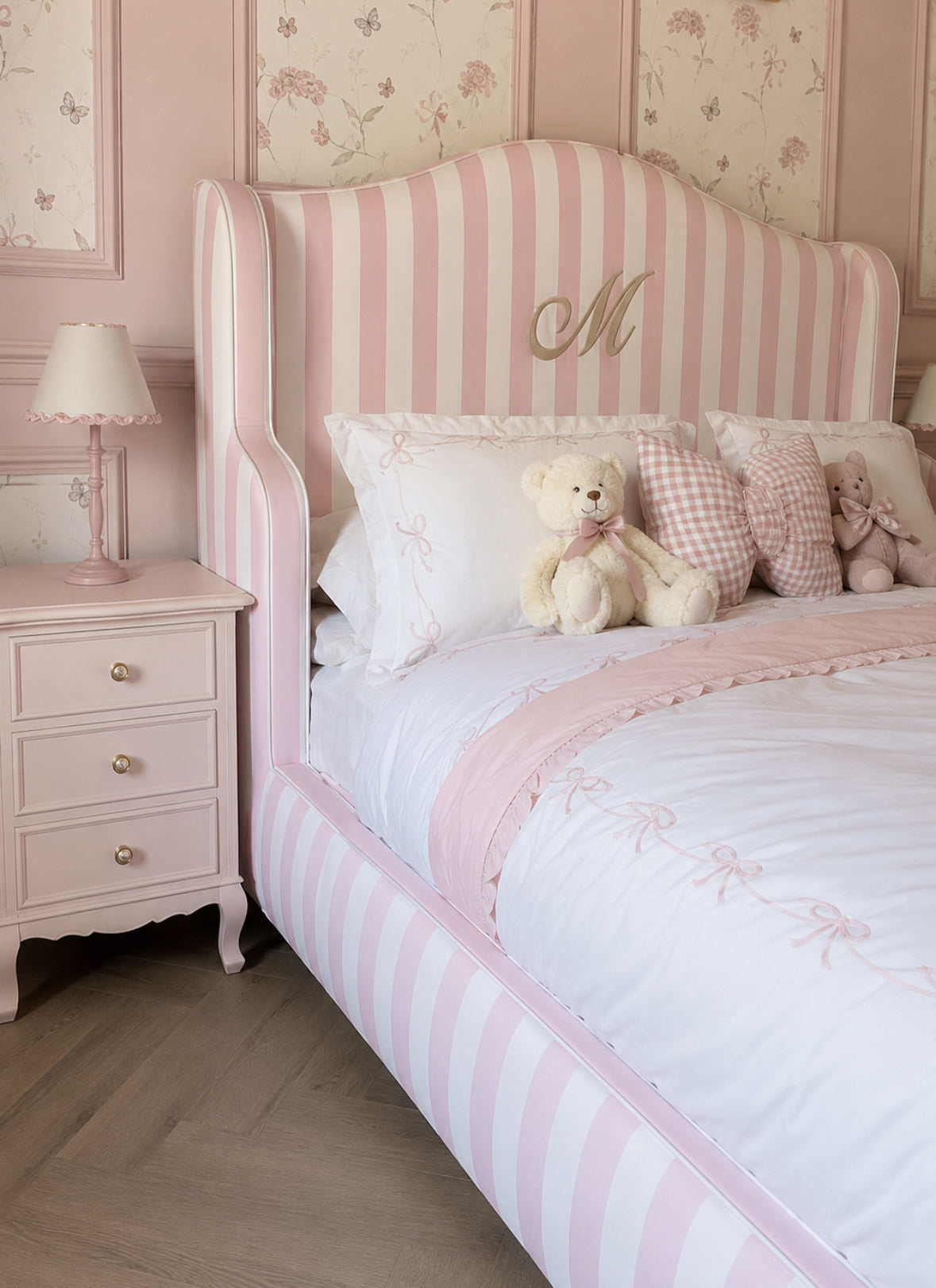 Charlotte Bed