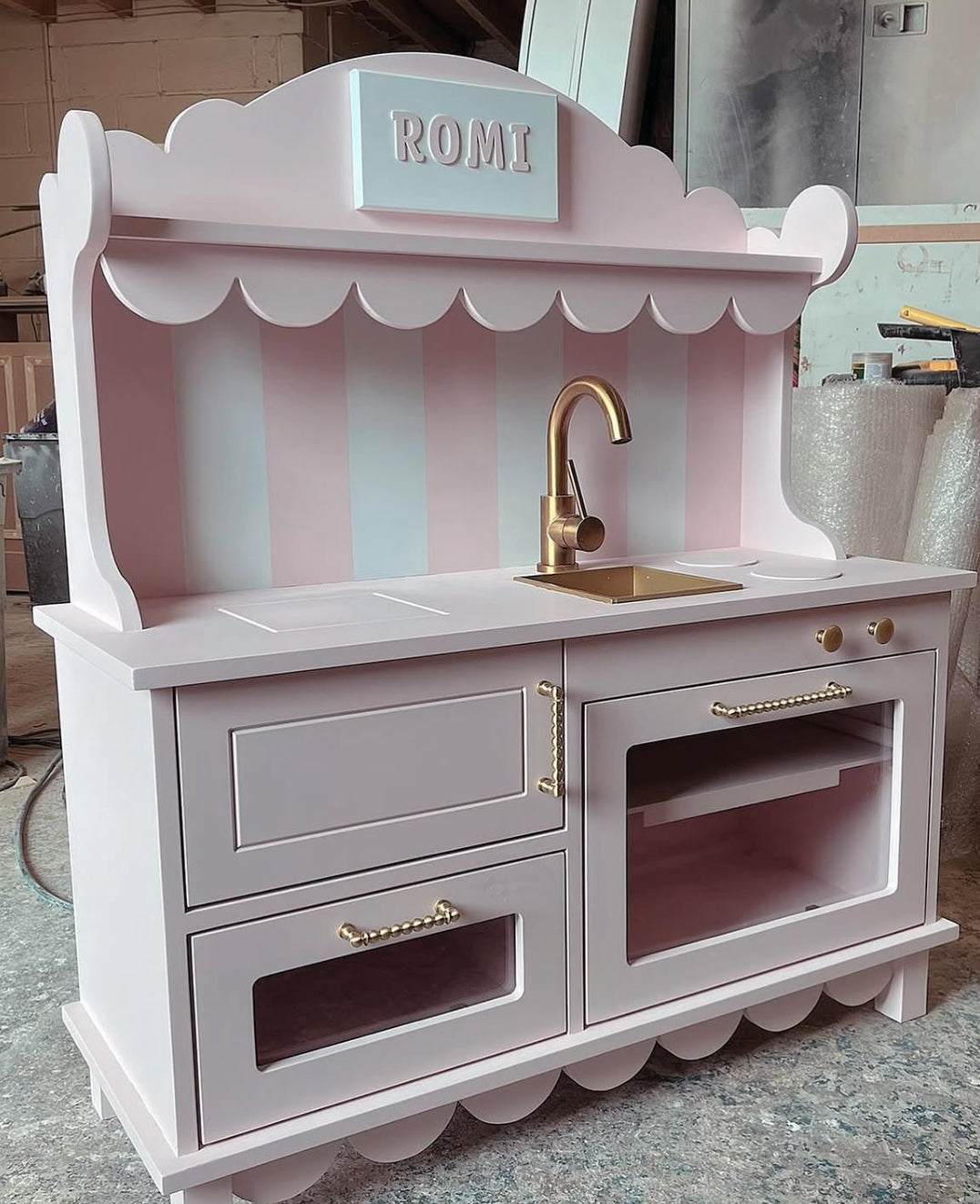 Luxury Stripe Mini Kitchen